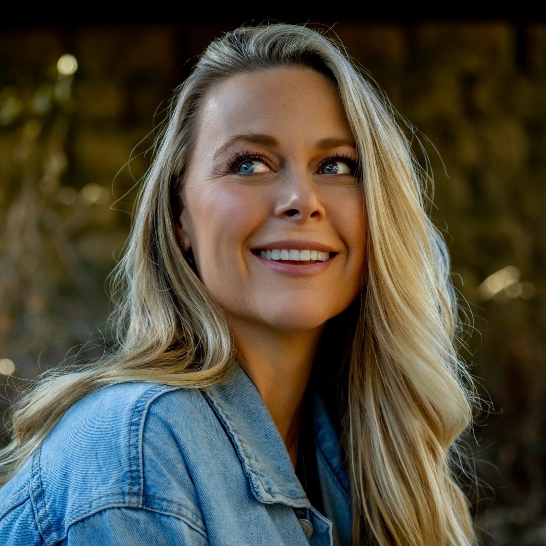 Amber-Emily-Headshot.jpg